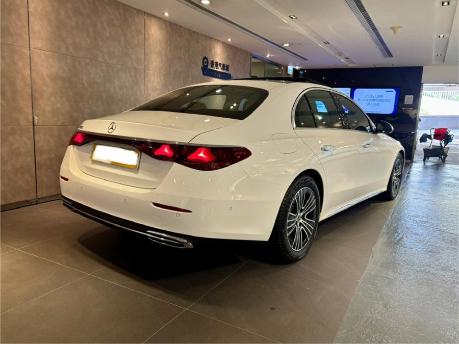 E200  exclusive - Image 3