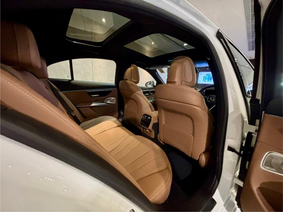 E200  exclusive - Image 4
