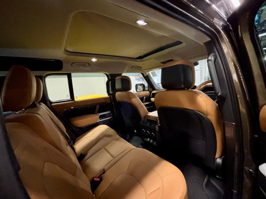 Defender 110 P400 HSE - Image 2