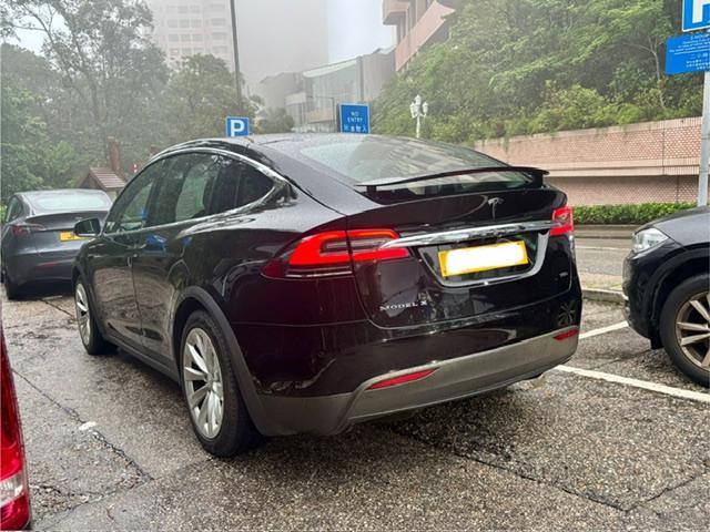Model  X 90D - Image 3