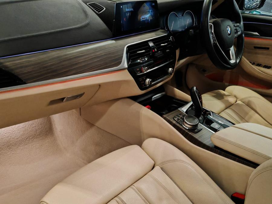 520i SALOON SPORT - Image 6