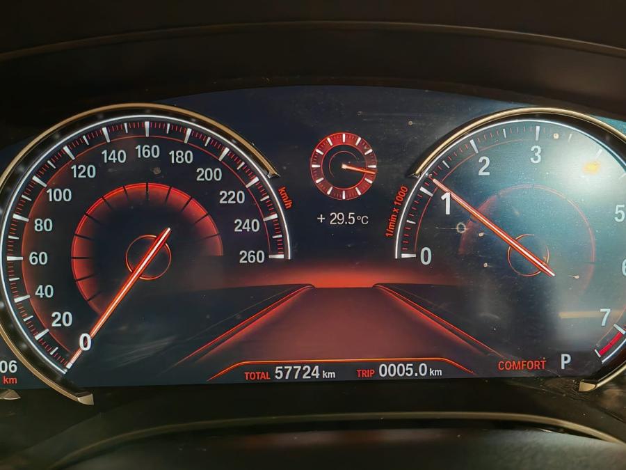 520i SALOON SPORT - Image 14