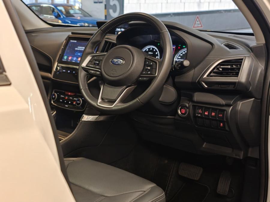 FORESTER 2.OI-S EYESIGHT HYBRID AWD CVT - Image 20