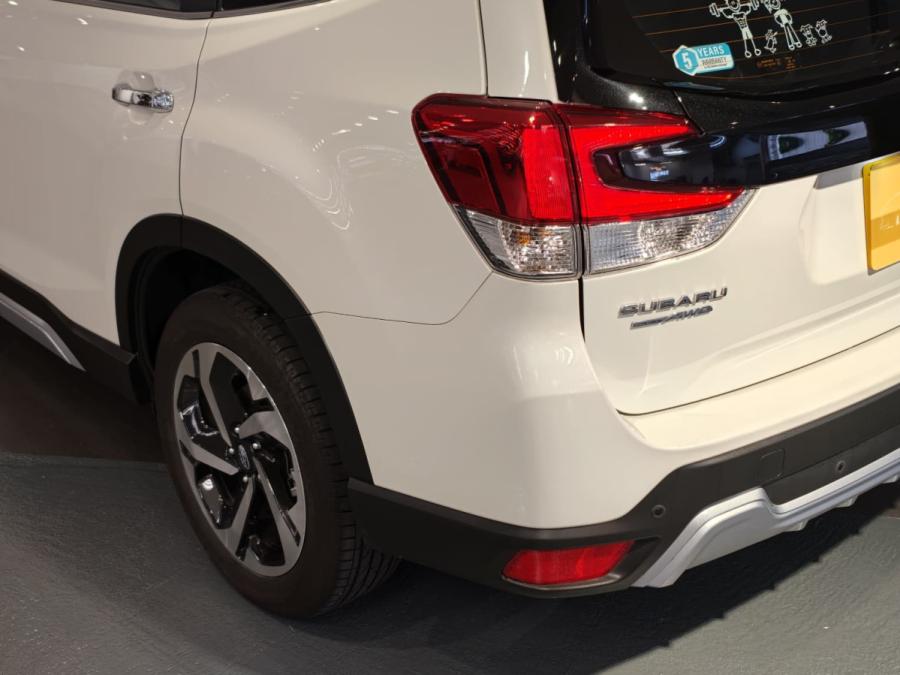 FORESTER 2.OI-S EYESIGHT HYBRID AWD CVT - Image 8