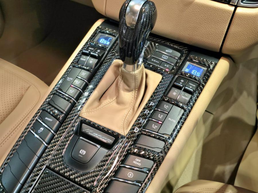 MACAN S - Image 8