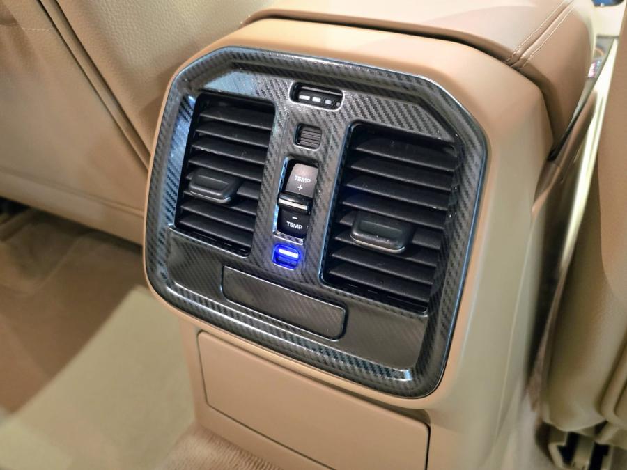MACAN S - Image 11