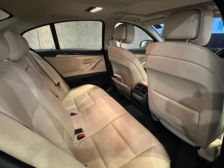 520IA Saloon  (F10) - Image 7