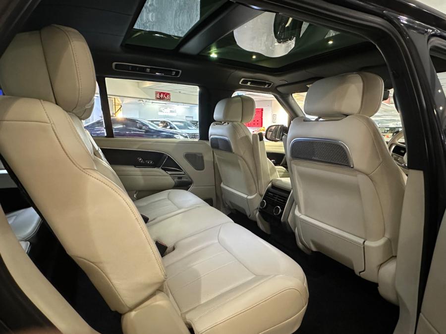 Range Rover P530 LWB Autobiography 7 seater - Image 4