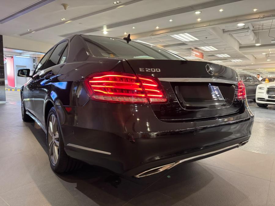E200 Facelift Premium Edition - Image 4