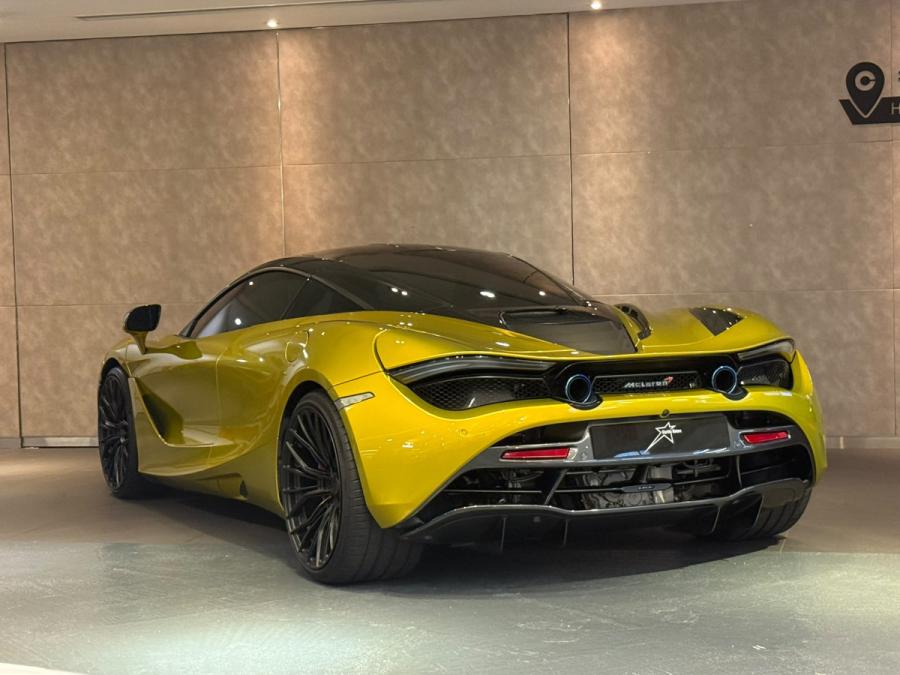720S - Image 2