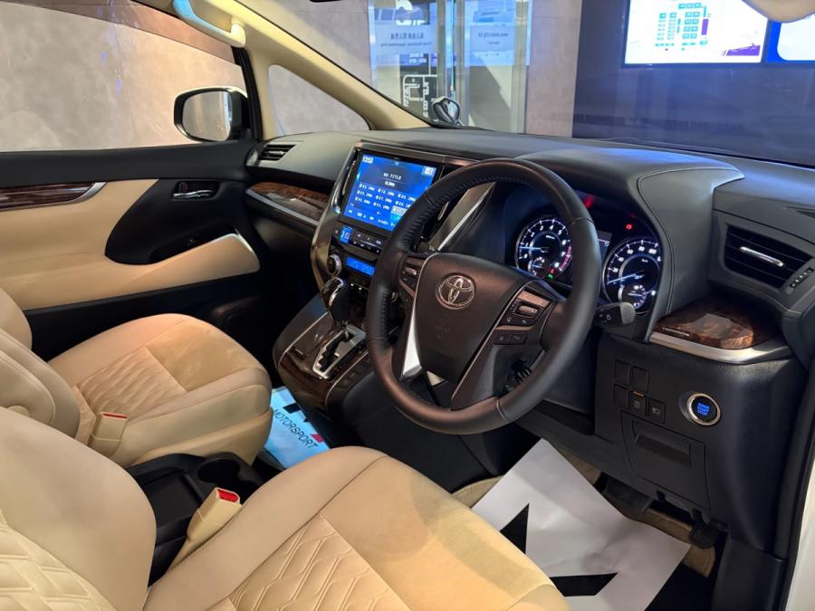 ALPHARD 2.5 8座 - Image 4