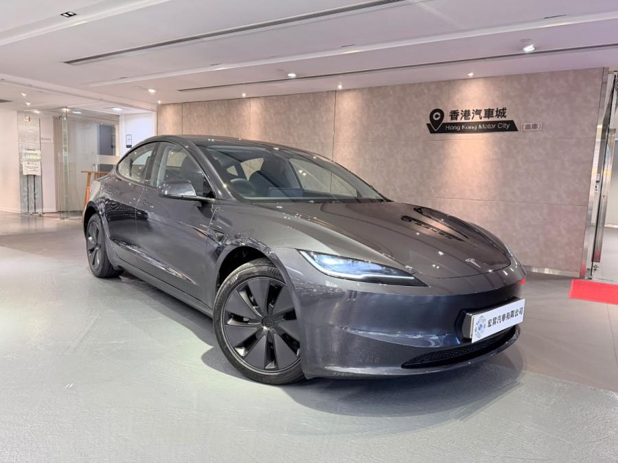 TESLA Model 3 RWD
