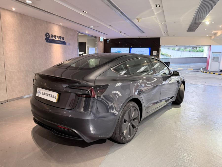 Model 3 RWD - Image 2