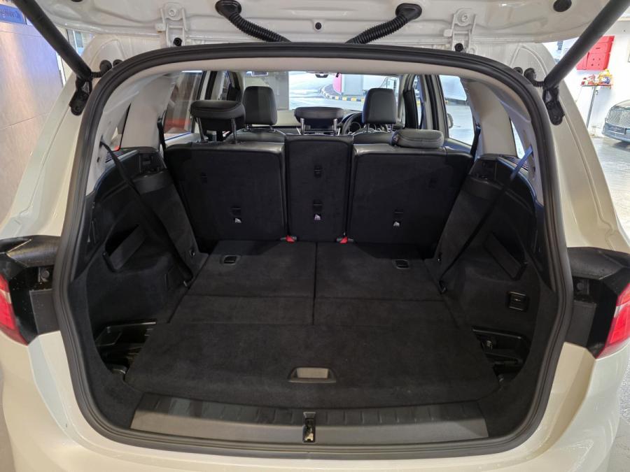 220IA GRAND TOURER LUXURY FACELIFT - Image 7