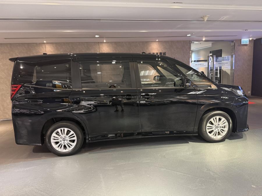 Toyota Noha WELCAB 8座 - Image 2