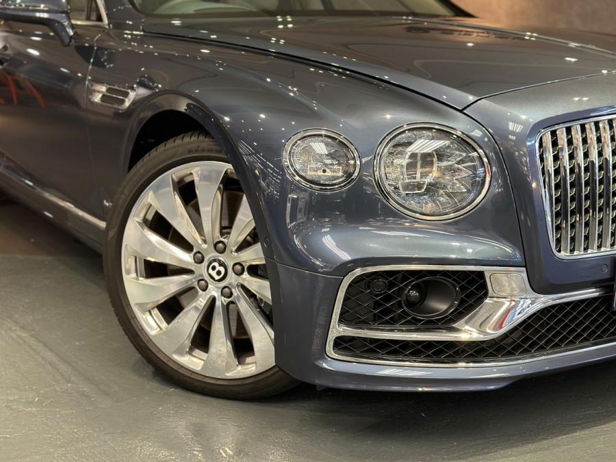 Flying Spur (W12) First Edition - Image 3