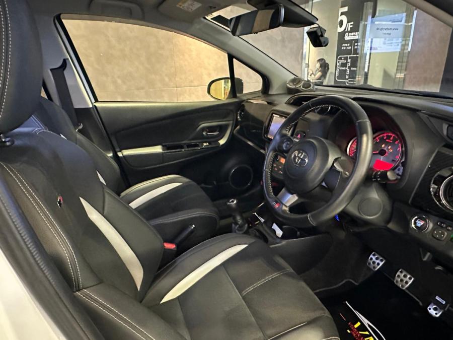 VITZ GR Sport “GR” 1.5L 6速手波 - Image 7