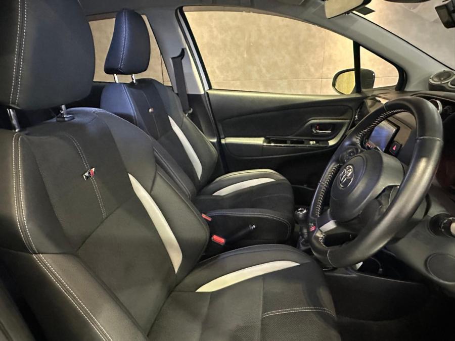 VITZ GR Sport “GR” 1.5L 6速手波 - Image 8