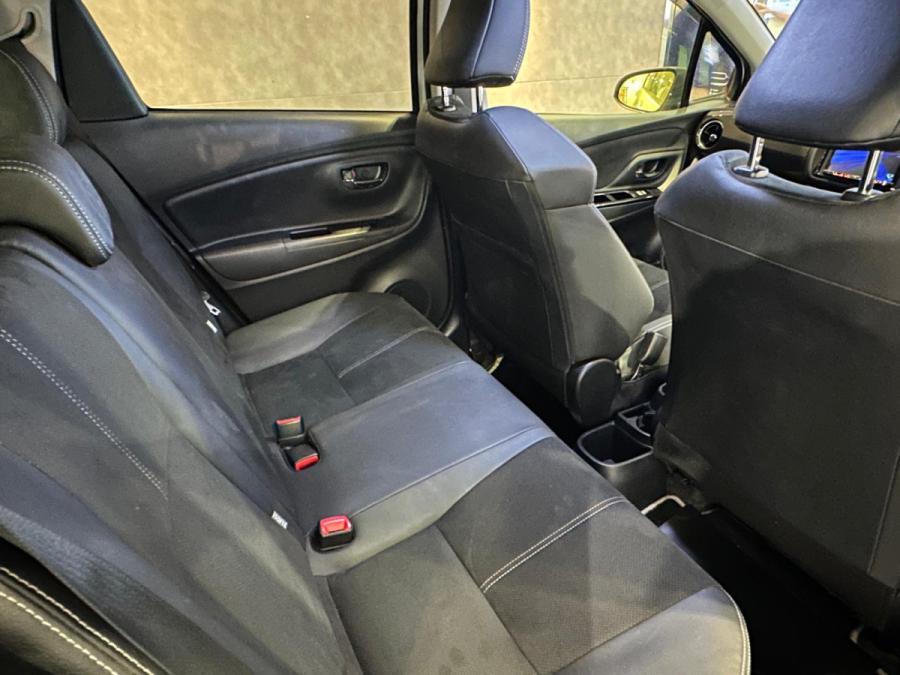 VITZ GR Sport “GR” 1.5L 6速手波 - Image 9