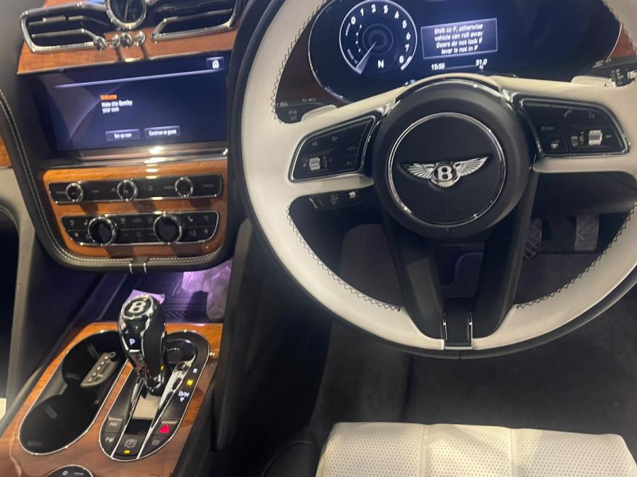Bentayga - Image 6