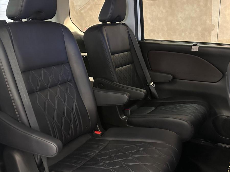 SERENA E-POWER Highway Star VIP - Image 9
