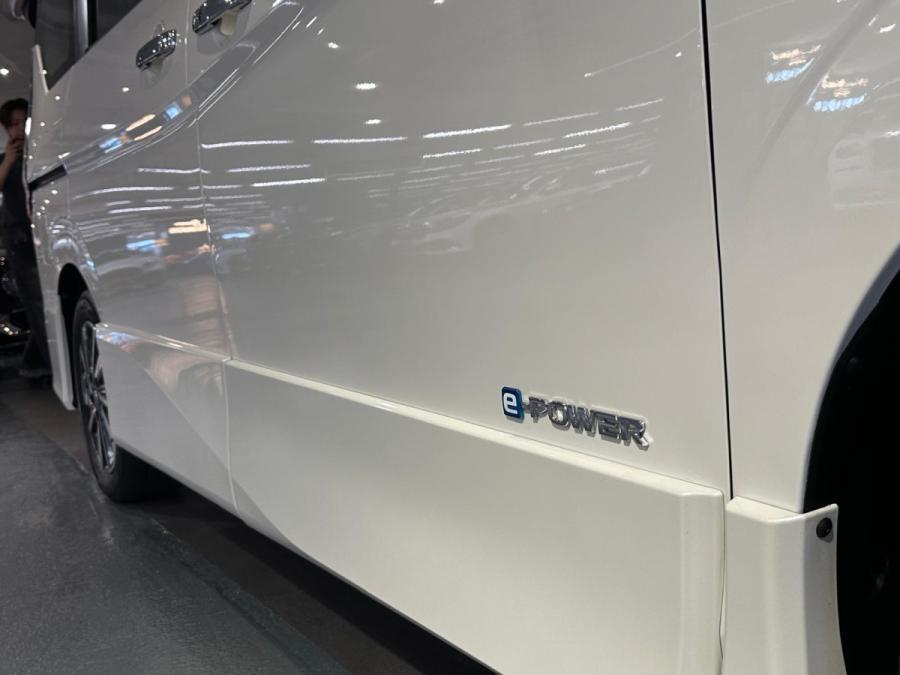 SERENA E-POWER Highway Star VIP - Image 7