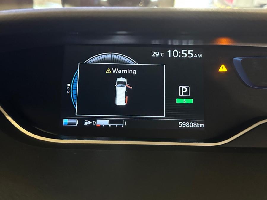 SERENA E-POWER Highway Star VIP - Image 11