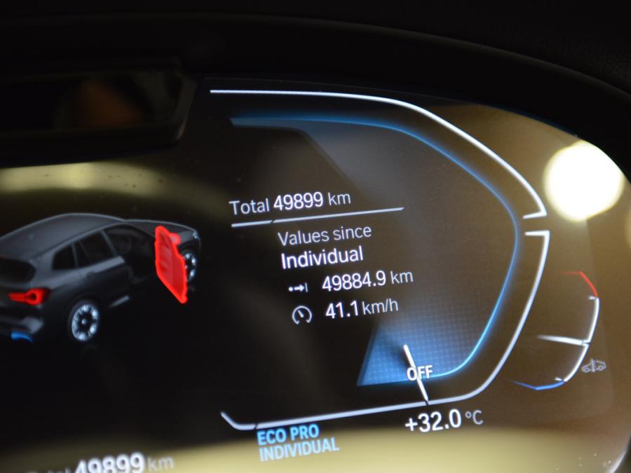 IX3 M SPORT EDITION G08 - Image 17