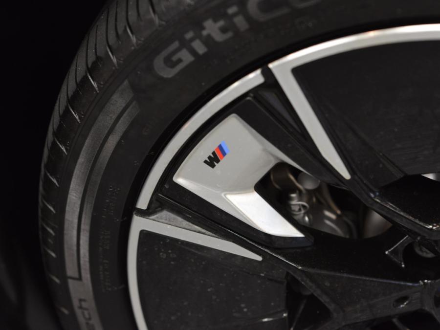 IX3 M SPORT EDITION G08 - Image 14