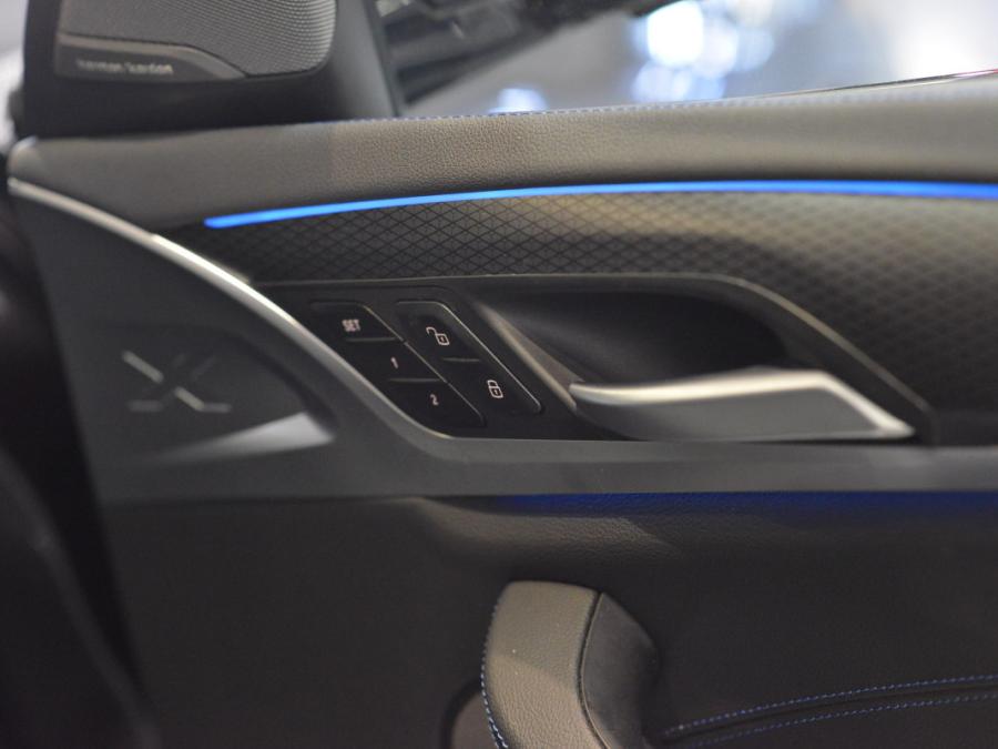 IX3 M SPORT EDITION G08 - Image 12