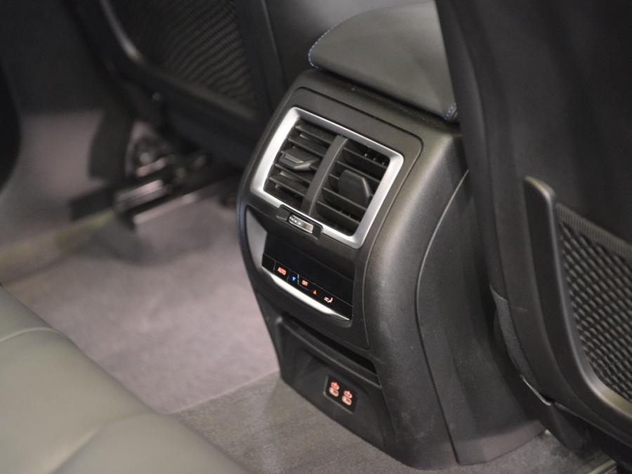 IX3 M SPORT EDITION G08 - Image 22