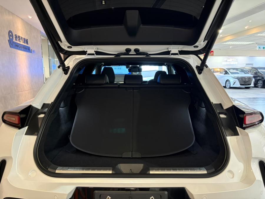 CROWN SPORT Z HEV MODELLISTA - Image 10