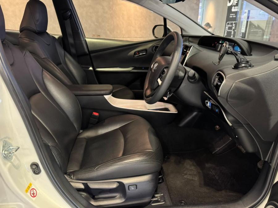 Prius - Image 6