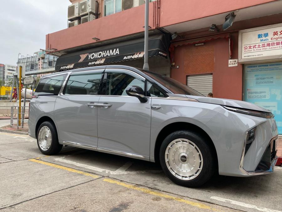 MAXUS  上汽大通 MIFA 9 Premium