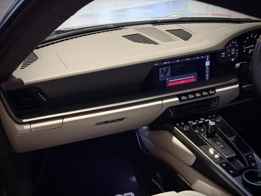 911 992 CARRERA S - Image 11