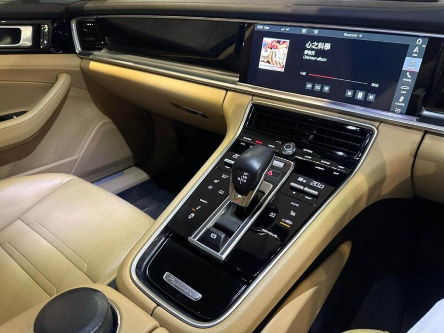 PANAMERA 4 SPORT TURISMO - Image 10