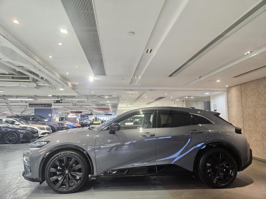 Crown Sport Z HEV E-Four - Image 3