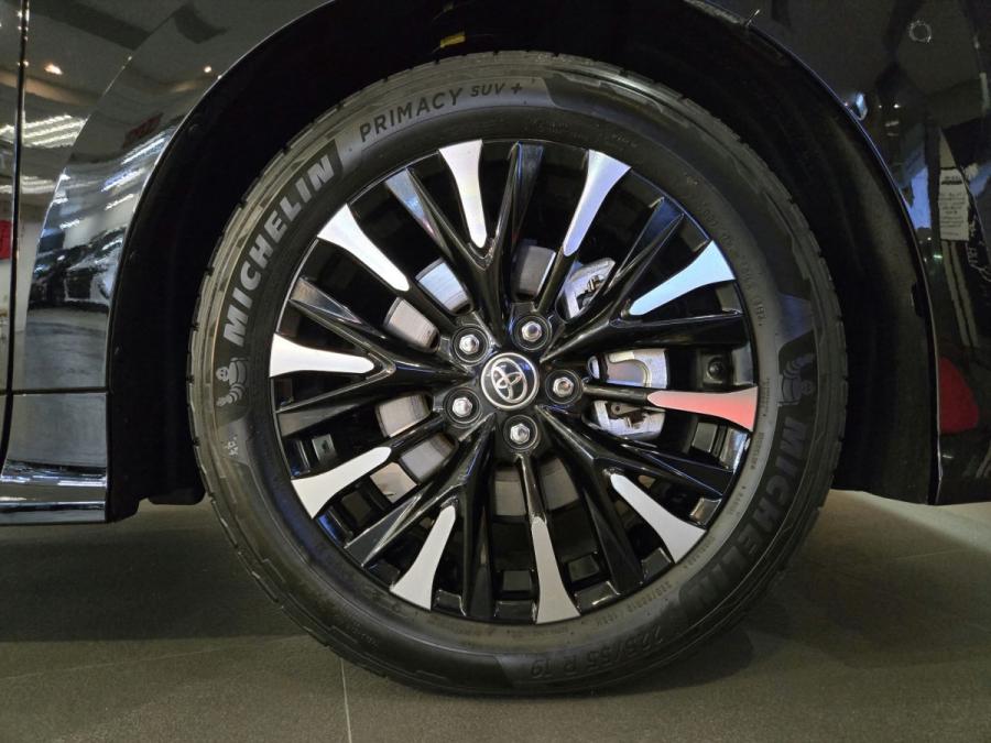 Vellfire 2.4  Turbo - Image 6