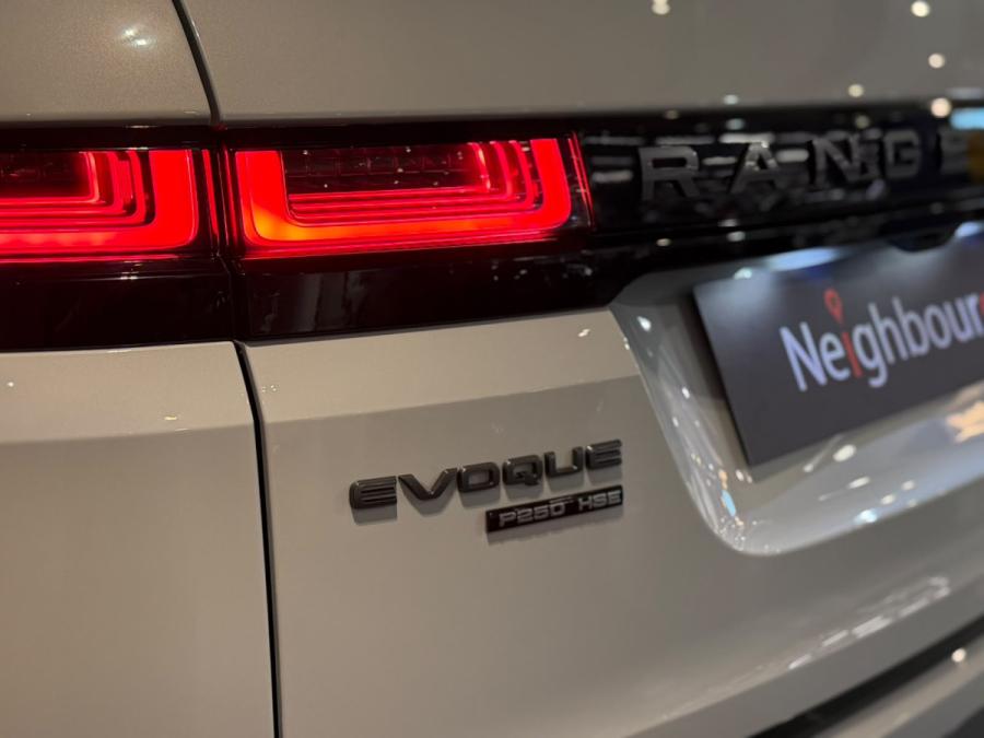 RR EVOQUE P250 R-dyn HSE - Image 5