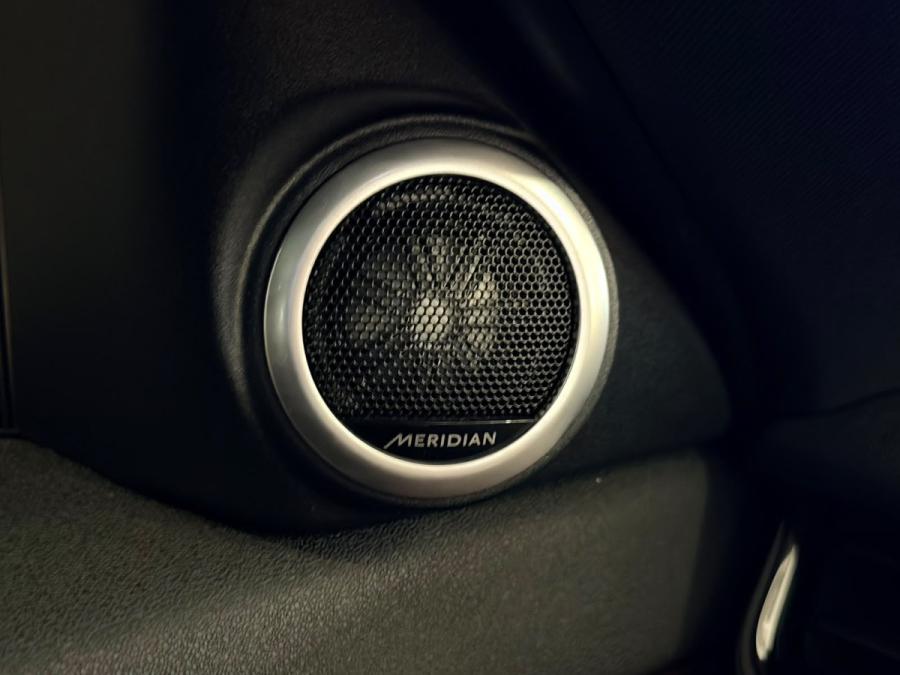 RR EVOQUE P250 R-dyn HSE - Image 8
