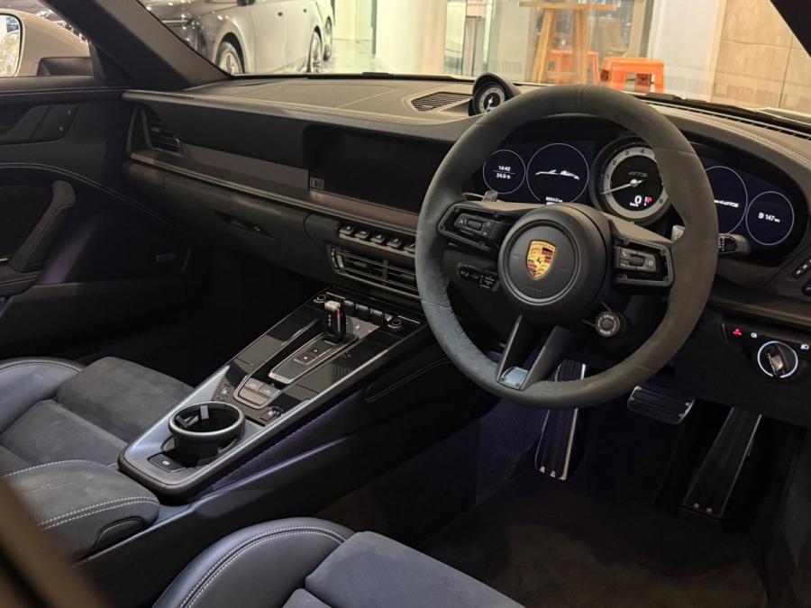 911 Targa 4 GTS 992.1 - Image 3