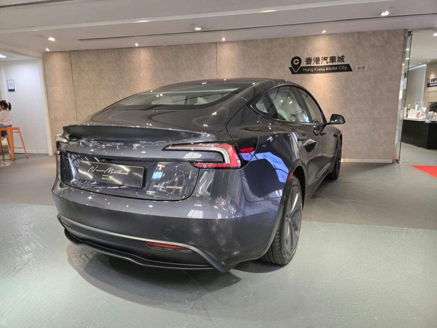 Tesla Model 3 Long Range Dual Motor AWD - Image 2
