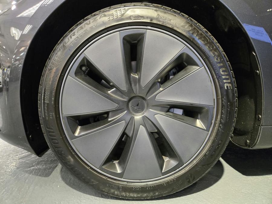 Tesla Model 3 Long Range Dual Motor AWD - Image 5