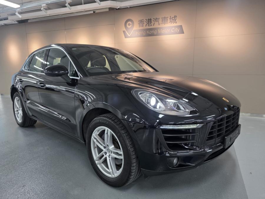 PORSCHE MACAN