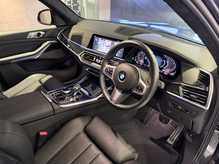 X7 xDrive40IA 6-Seater M sport Edition - Image 4
