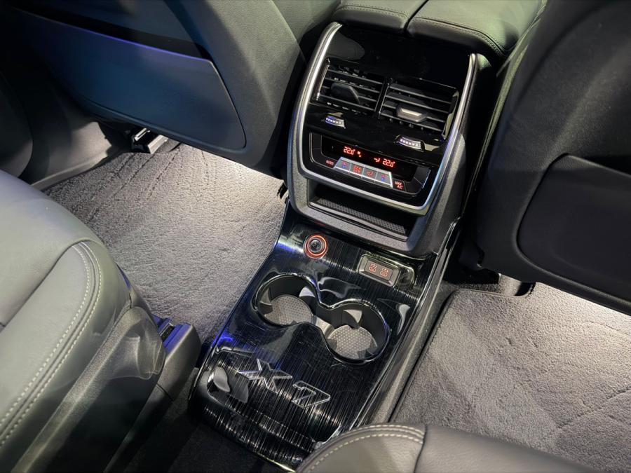 X7 xDrive40IA 6-Seater M sport Edition - Image 8