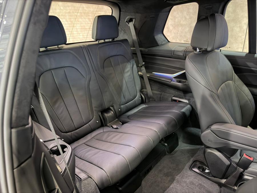 X7 xDrive40IA 6-Seater M sport Edition - Image 9