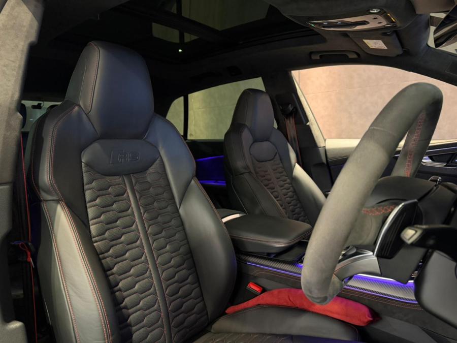 RS Q8 Quattro - Image 11