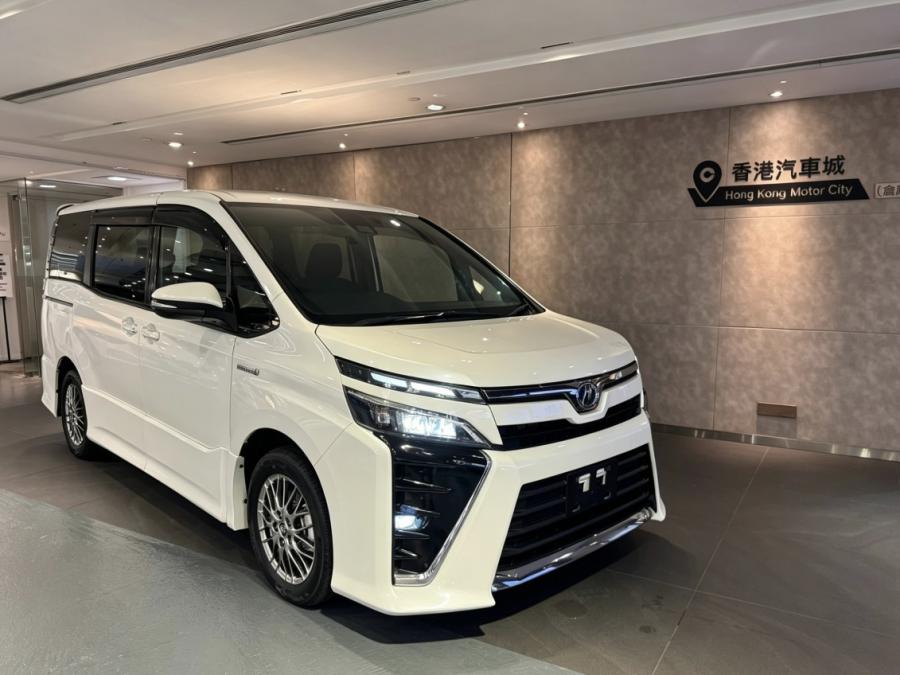 TOYOTA 豐田 VOXY HYBRID