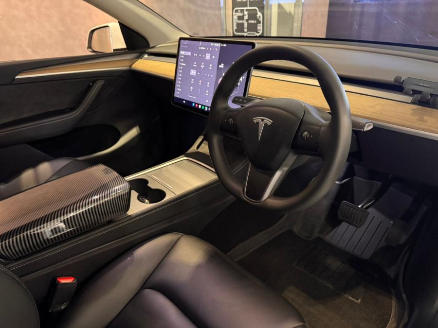 MODEL Y RWD - Image 4